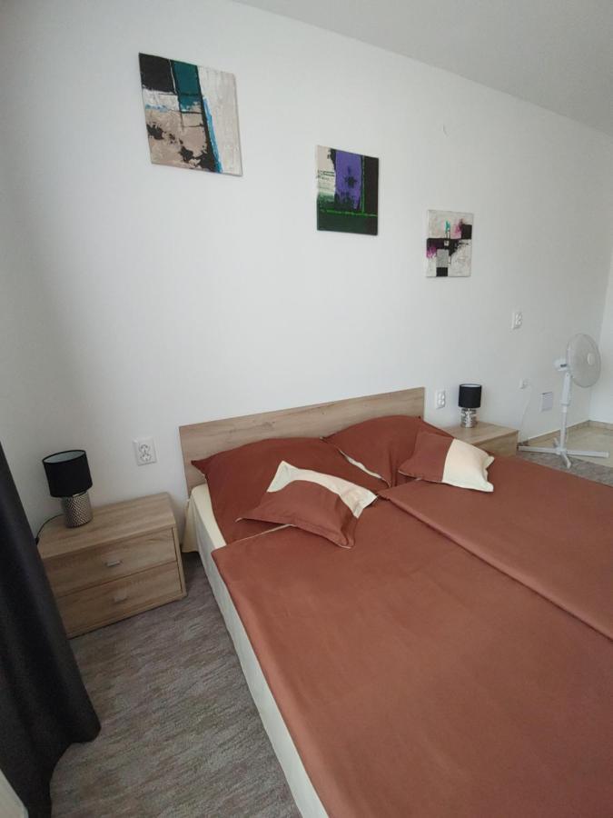 Fiesta Apartman Miskolc Buitenkant foto