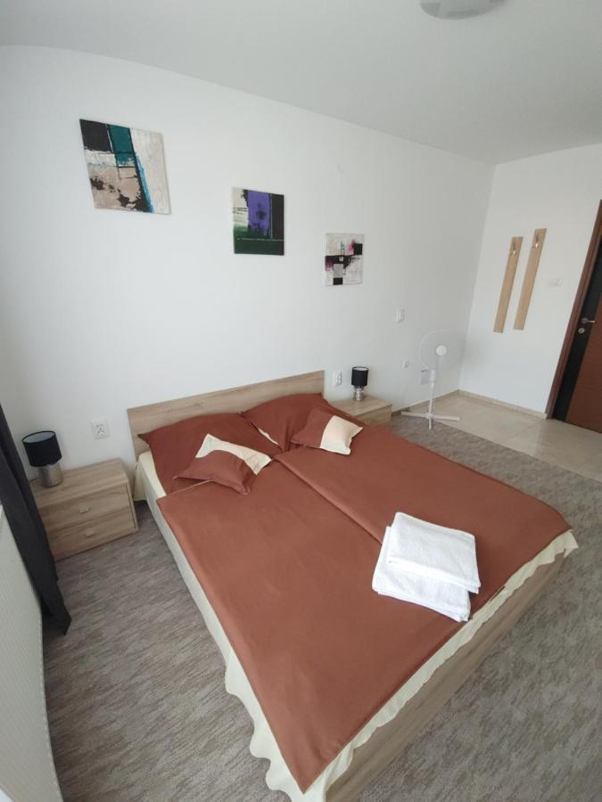 Fiesta Apartman Miskolc Buitenkant foto
