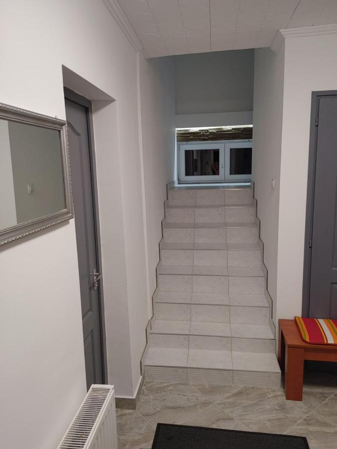 Fiesta Apartman Miskolc Buitenkant foto