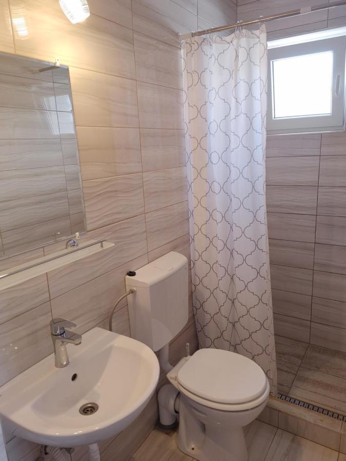 Fiesta Apartman Miskolc Buitenkant foto