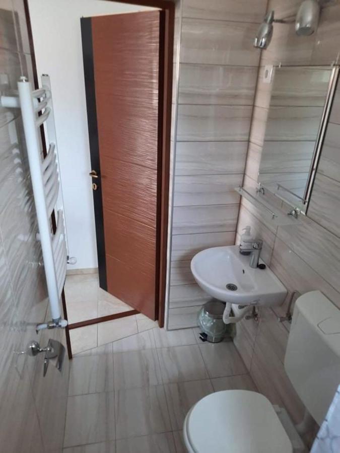 Fiesta Apartman Miskolc Buitenkant foto