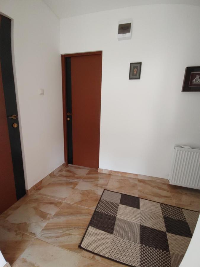 Fiesta Apartman Miskolc Buitenkant foto