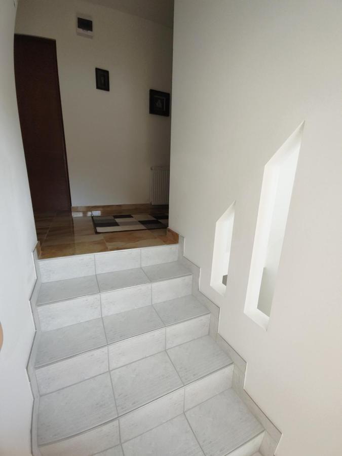 Fiesta Apartman Miskolc Buitenkant foto