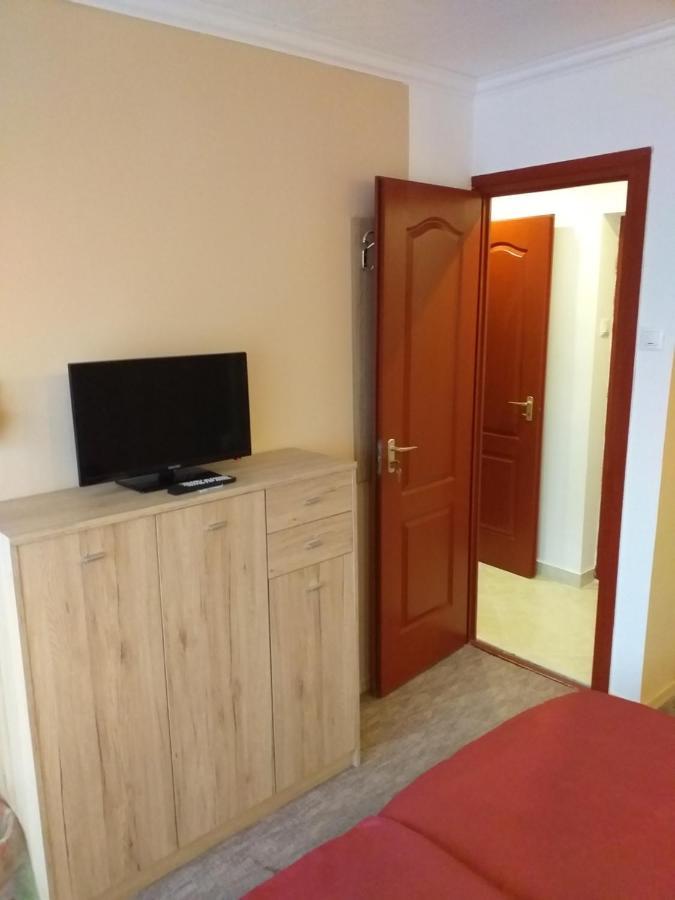 Fiesta Apartman Miskolc Buitenkant foto